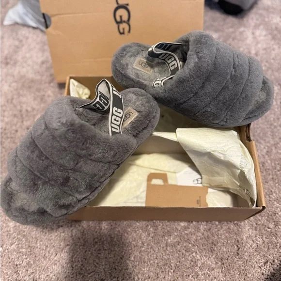 UGG Fluff Yeah Slides - Picture 1 of 3